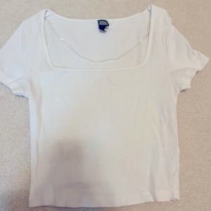White square neck cropped ribbed short sleeve shirt